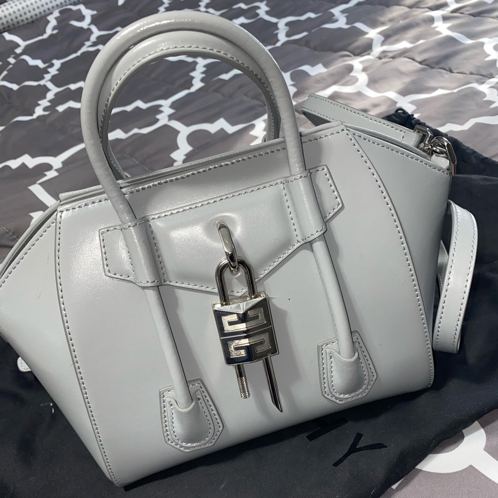 Givenchy Mini Antigon Lock Lether Stchel -Cloud Grey